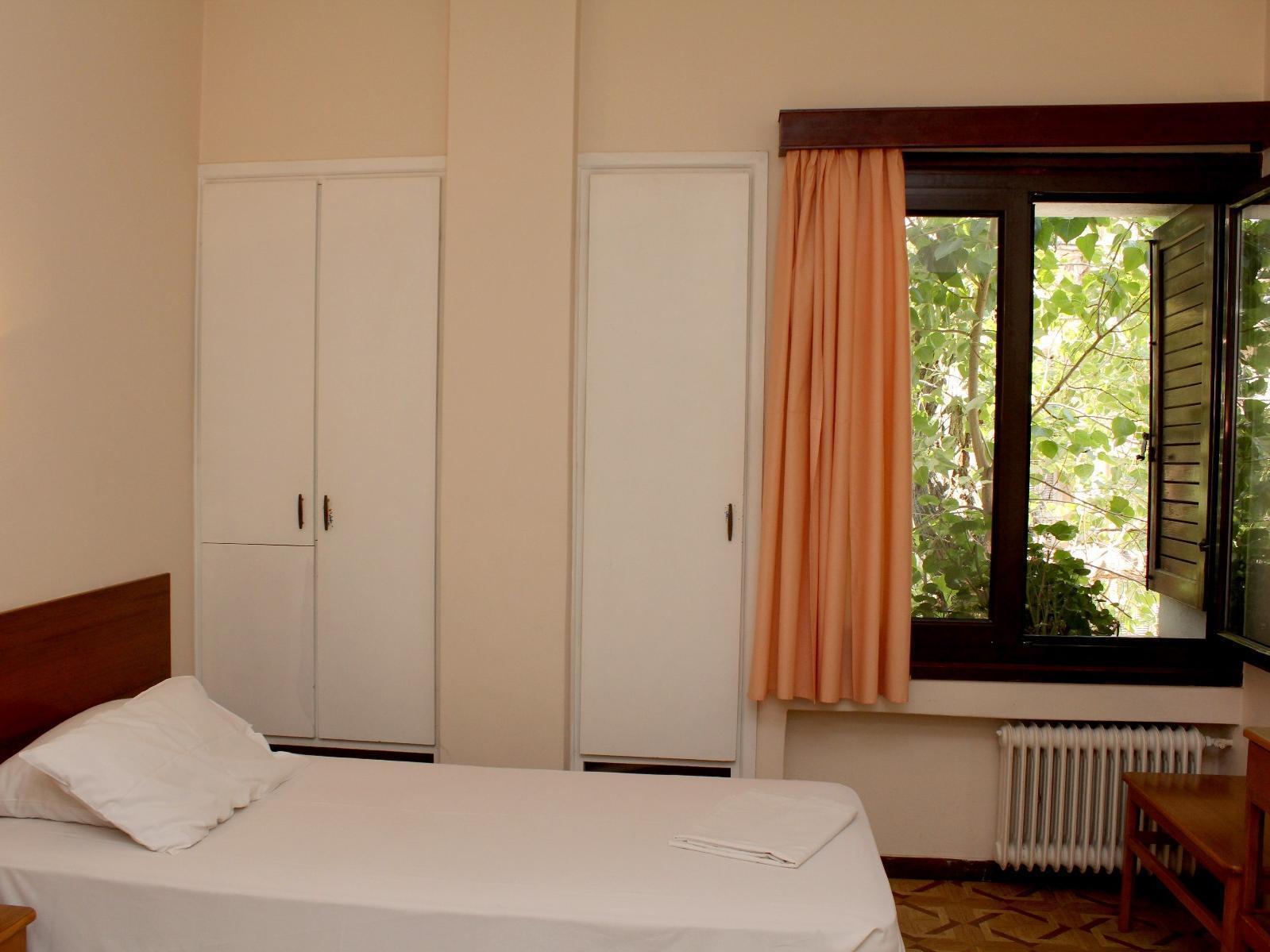 Nefeli Hotel